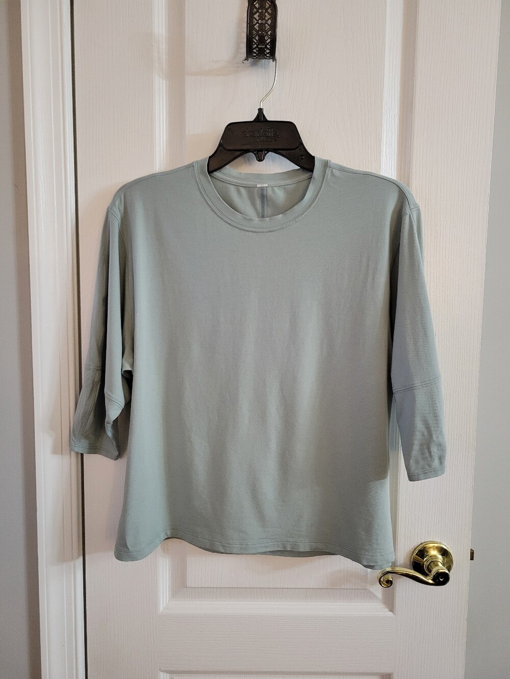 Lululemon LA 3/4 Sleeve Crewneck Shirt Silver Blue Size 6